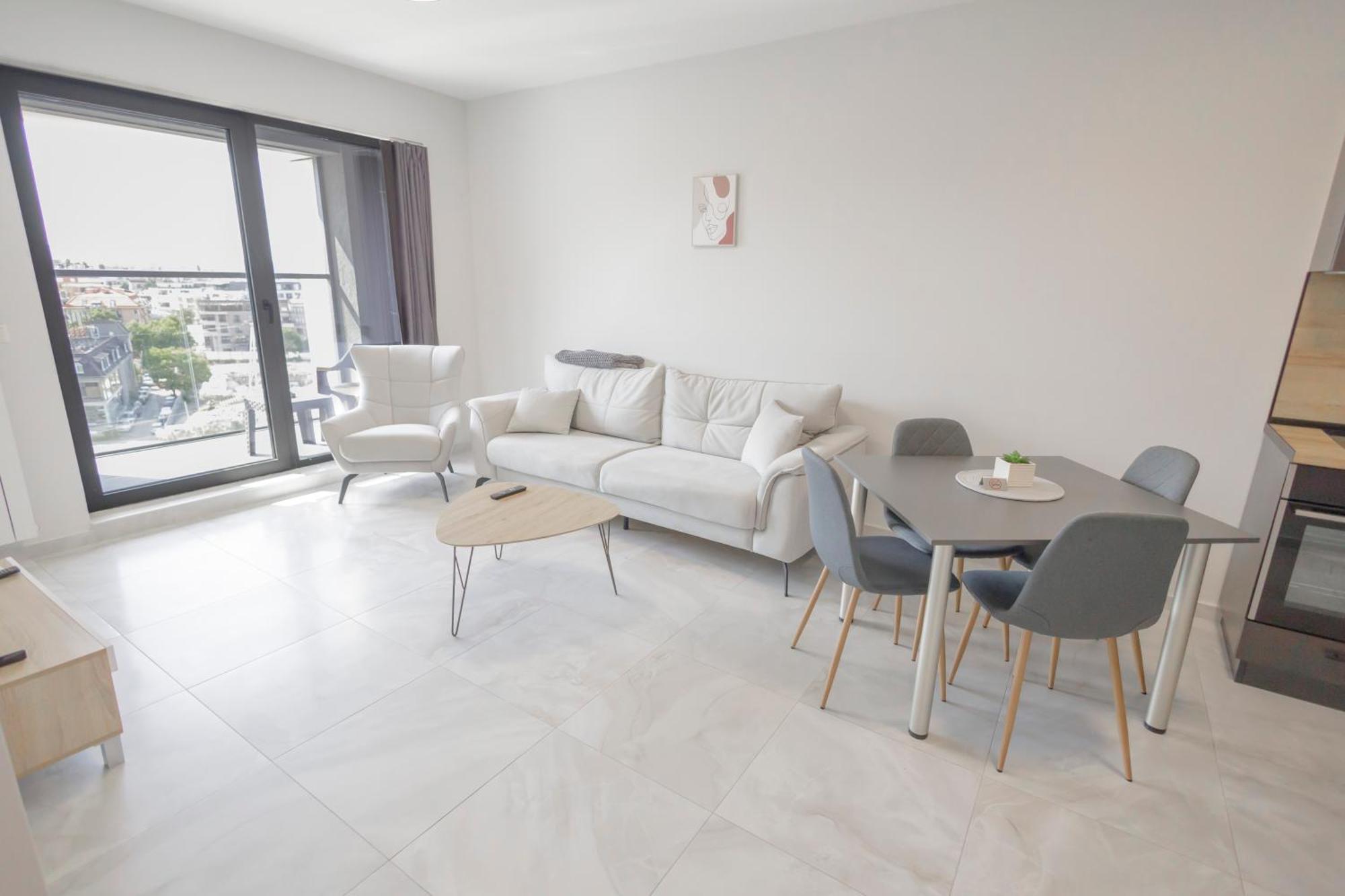 Eyes Apartment