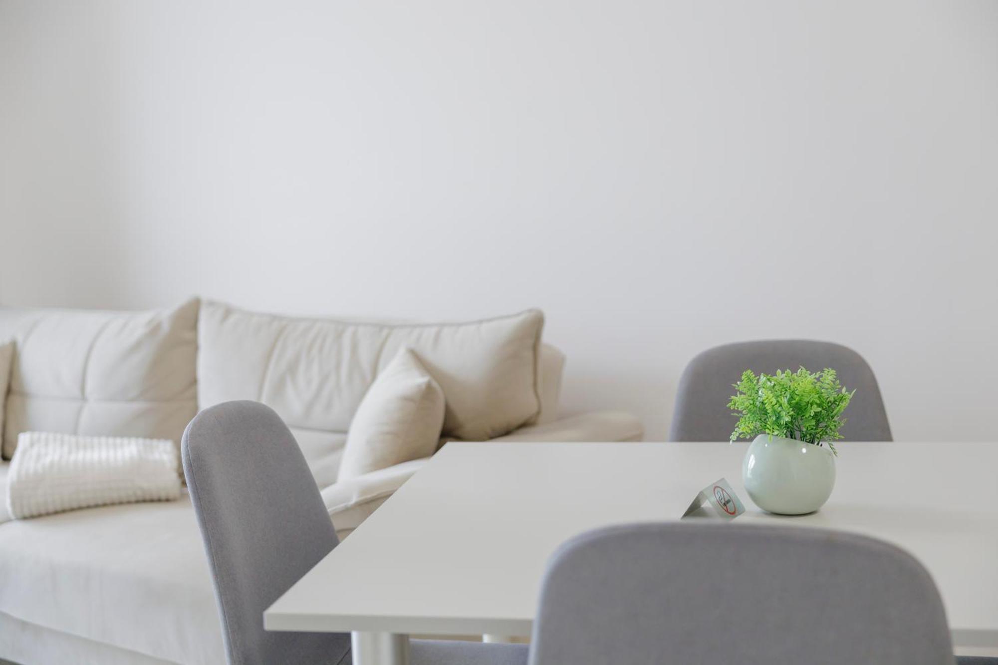 Eyes Apartment *