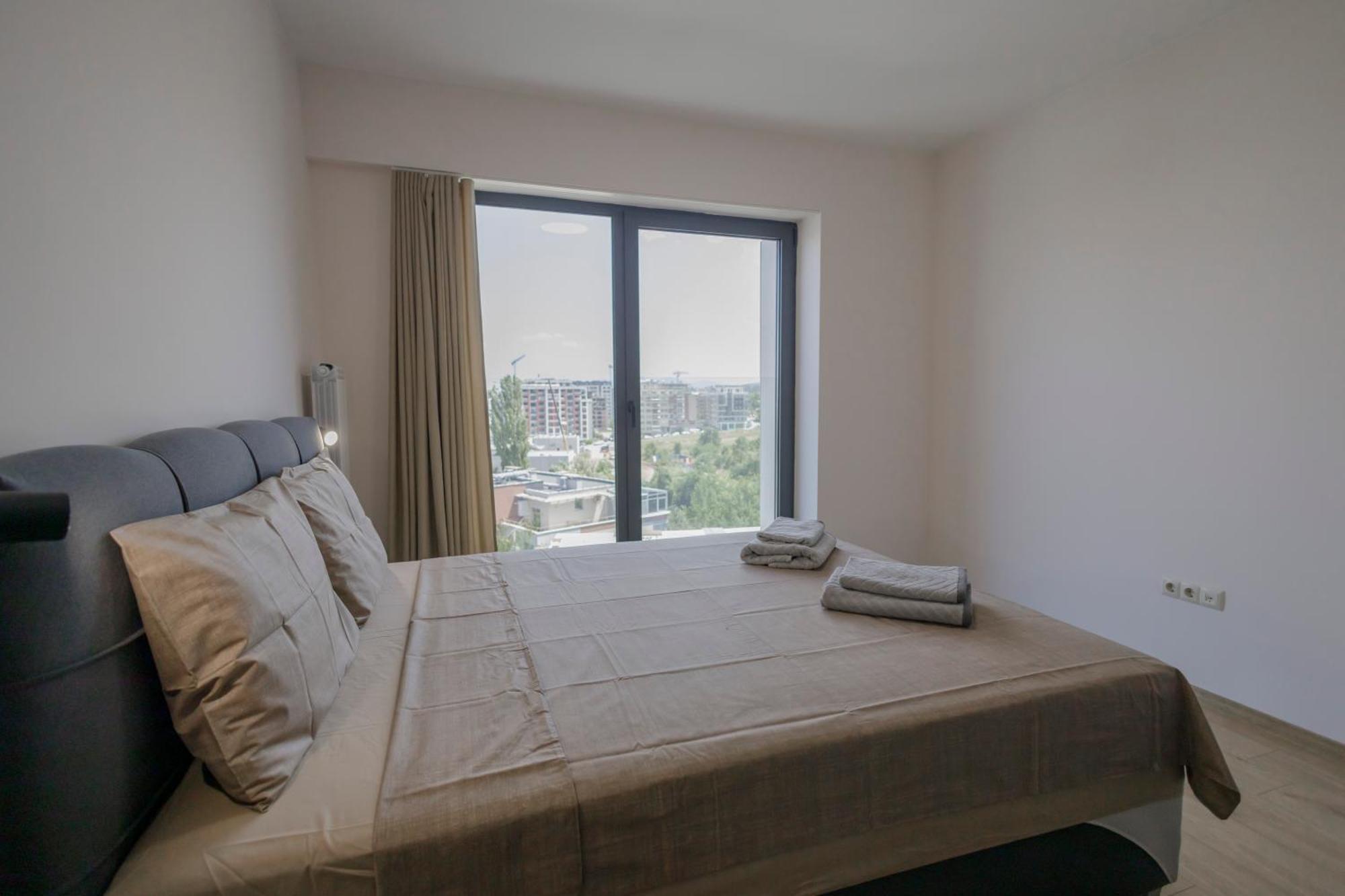 Eyes Apartment