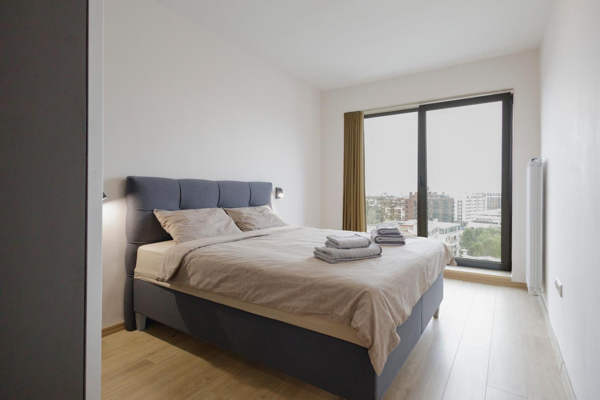 Eyes Apartment *