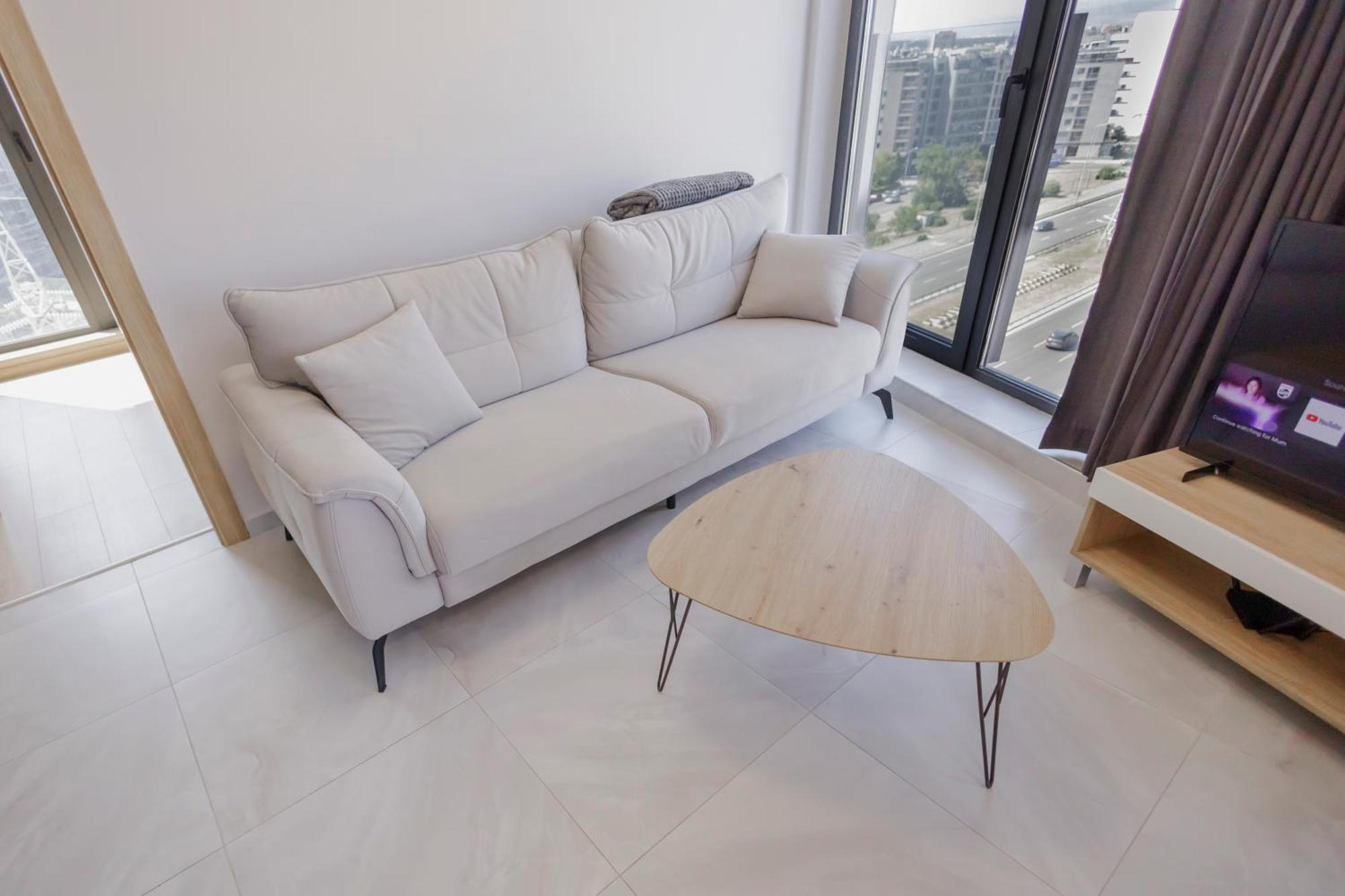 Eyes Apartment